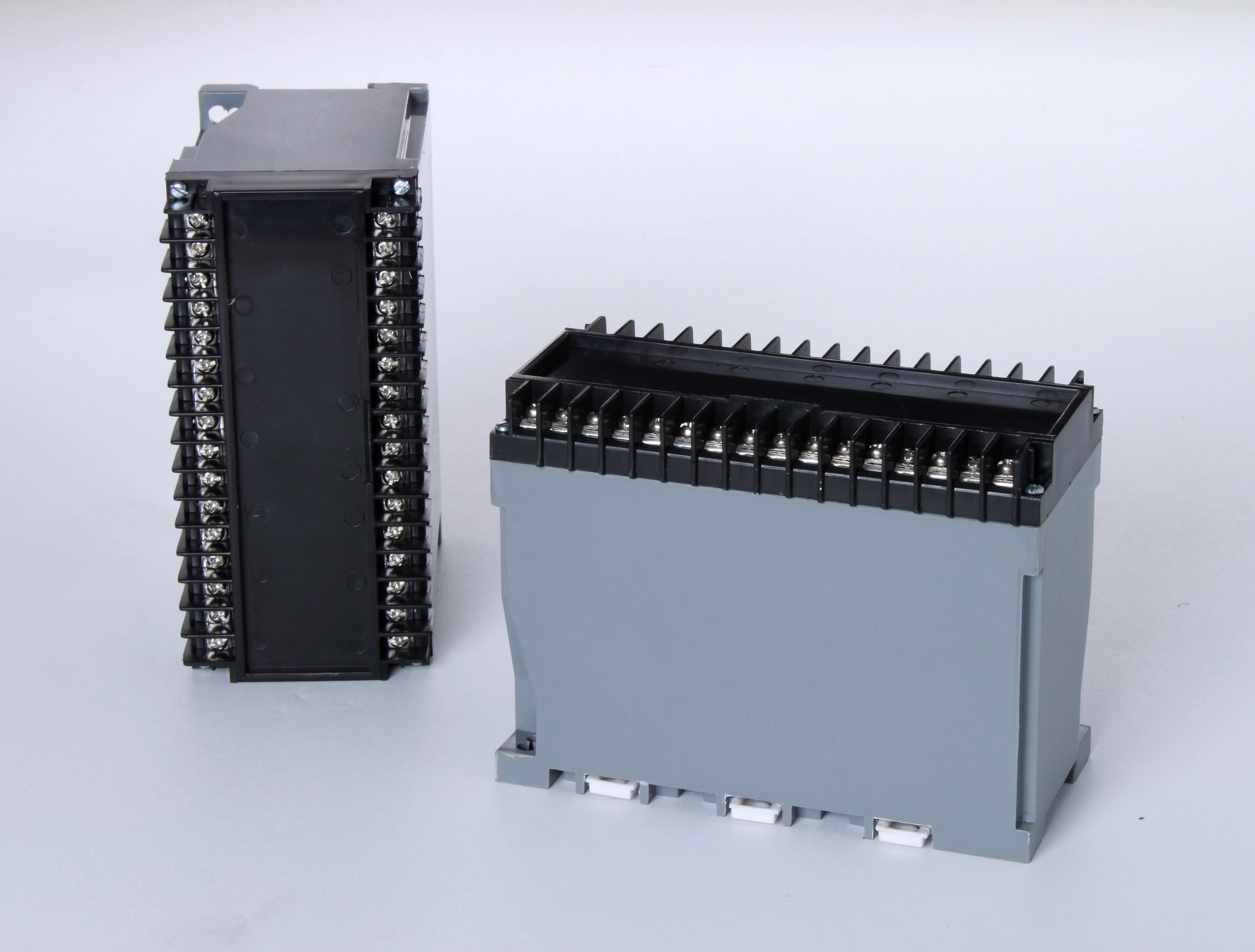 ENCLOSURE DIN RAIL/ SURFACE MOUNTING : EN-8 (32 TERMINALS)